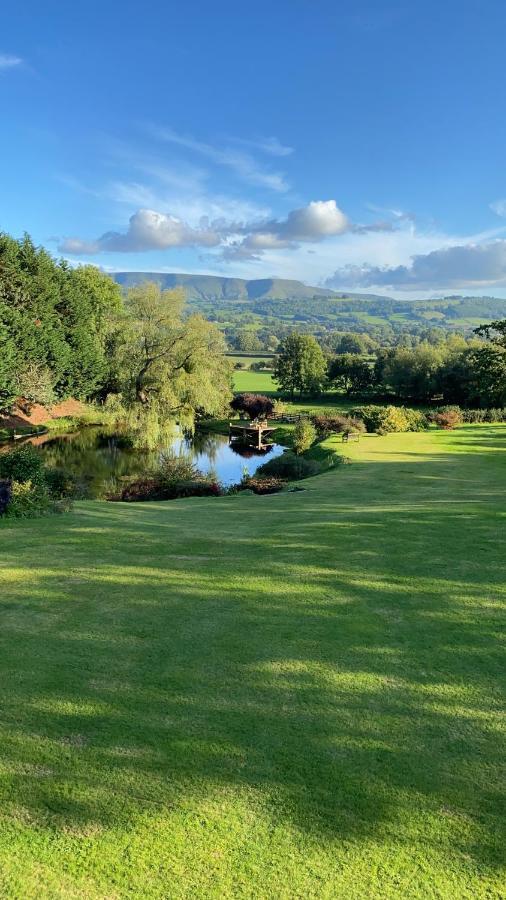 Cwmbach Lodge Luxury B&B Glasbury Екстериор снимка